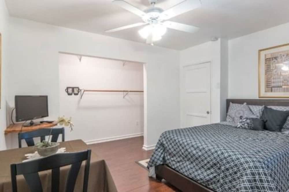 Room, Private Bathroom (Summer Leaf) photo 3