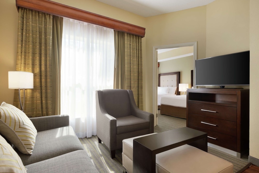 Suite, 1 Bedroom - Photo 1