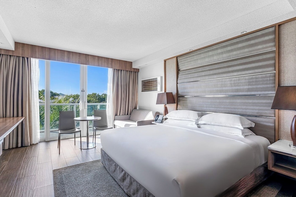 Waterfront View, 1 King Bed