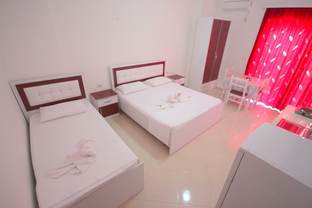 Comfort Triple Room, Balcony, Partial Sea View