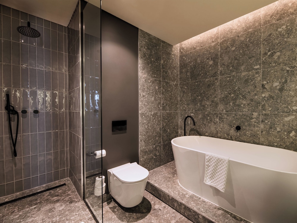 Superior Suite - Photo 4