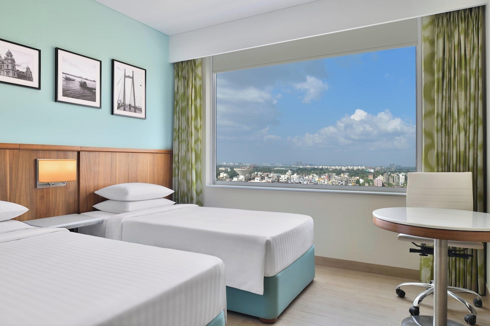 Room, 2 Twin Beds - Photo 4