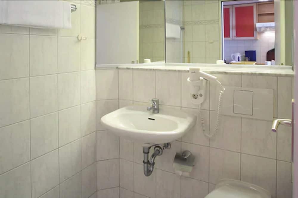 Standard Double Room - Photo 3