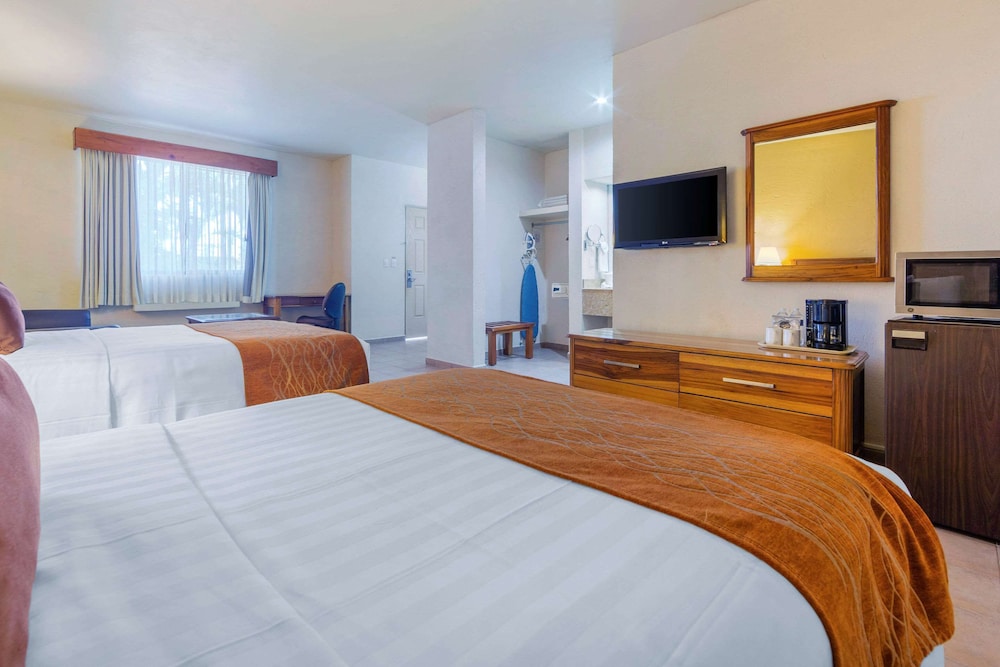 Suite, 2 Double Beds, Non Smoking - Photo 13
