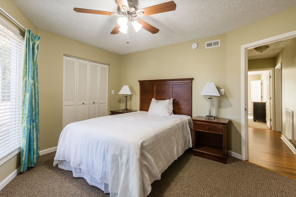 Condo, 3 Bedrooms - Photo 5