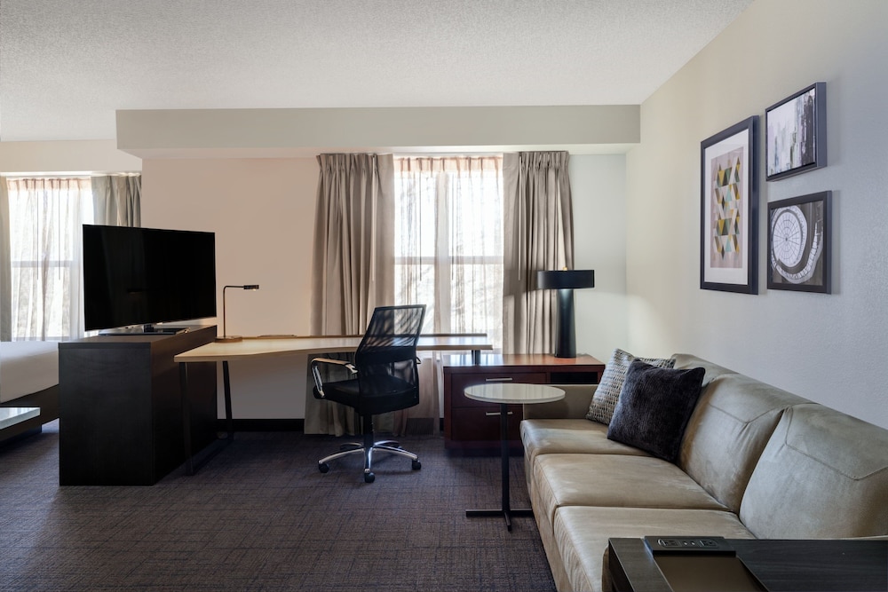 Studio, 1 King Bed with Sofa bed (Hearing Accessible)