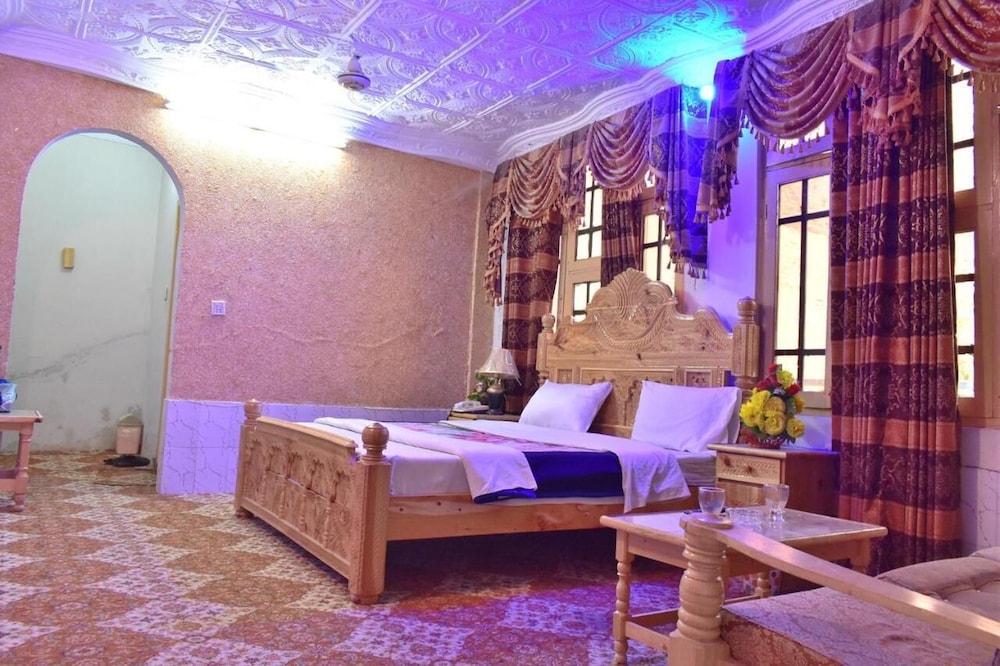 Deluxe Triple Room photo 3