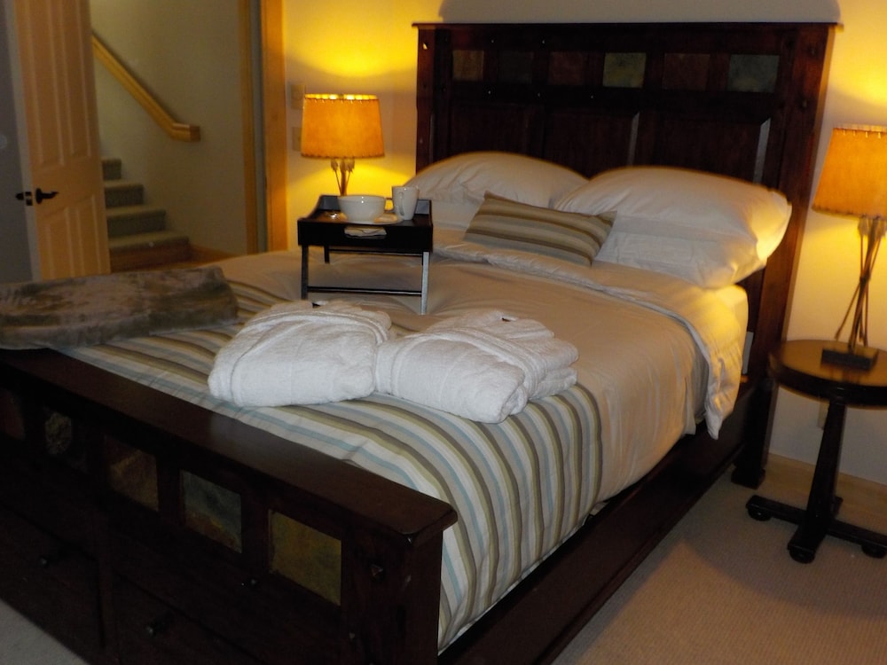 Luxury Suite, 1 Queen Bed, Patio (Paiute) photo 1
