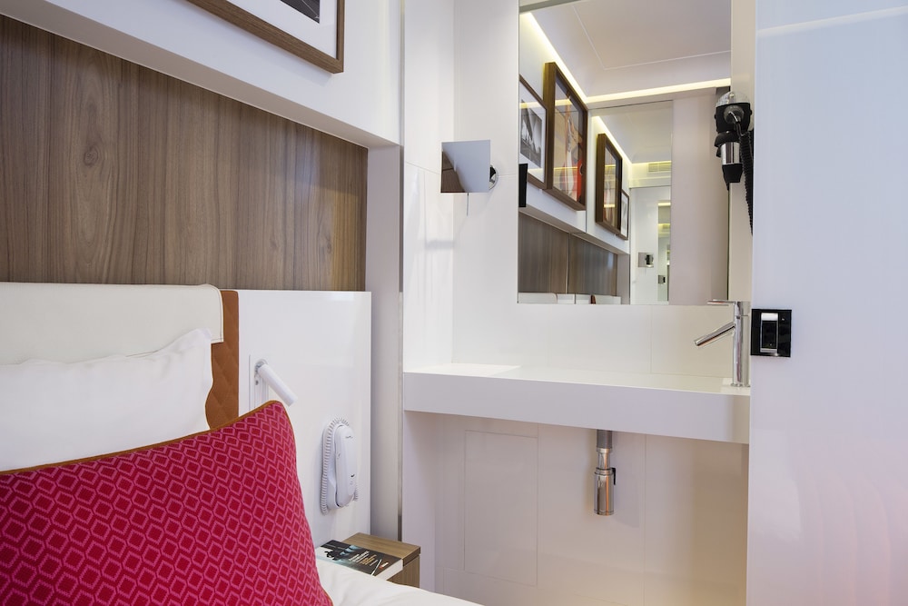 Single Room photo 2