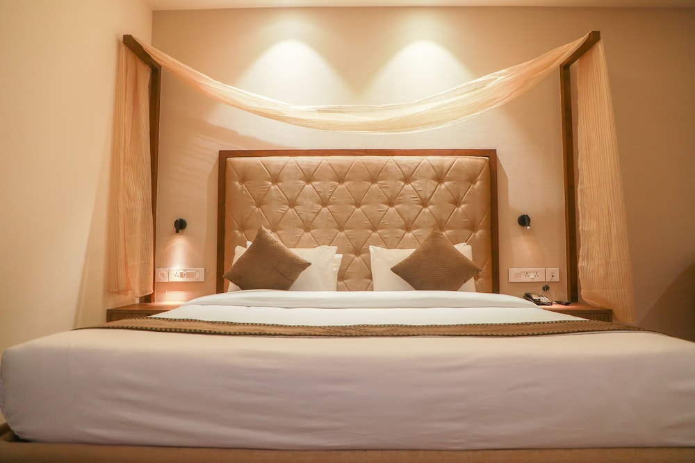Deluxe Room - Photo 7