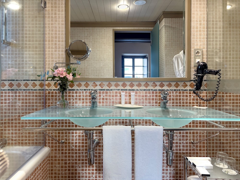 Superior Room - Photo 7