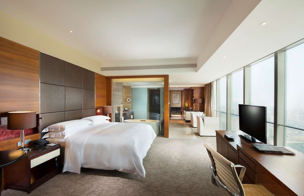 Deluxe Room, 1 King Bed