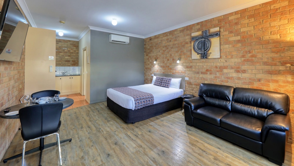 Standard Room, Non Smoking, Kitchenette (Couples Escape Spa Suite) photo 2