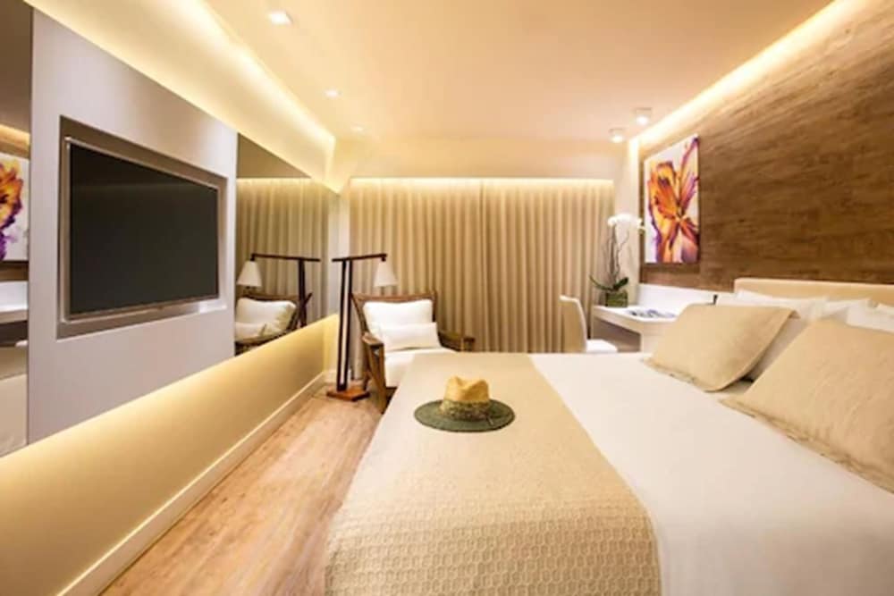 Deluxe Double Room, Jetted Tub thumbnail 5