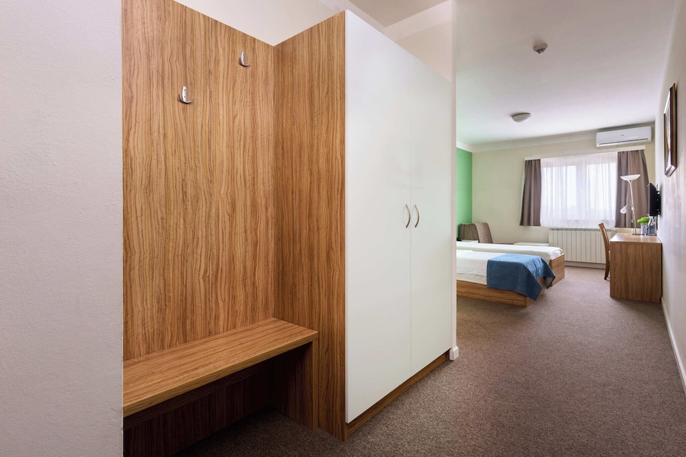 Comfort Single Room, 1 Twin Bed, Non Smoking, Housekeeping photo 3
