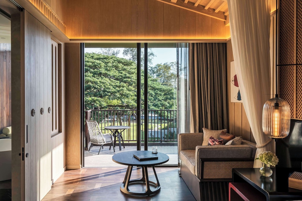 Room, 1 King Bed (with Roof Garden) - Photo 7