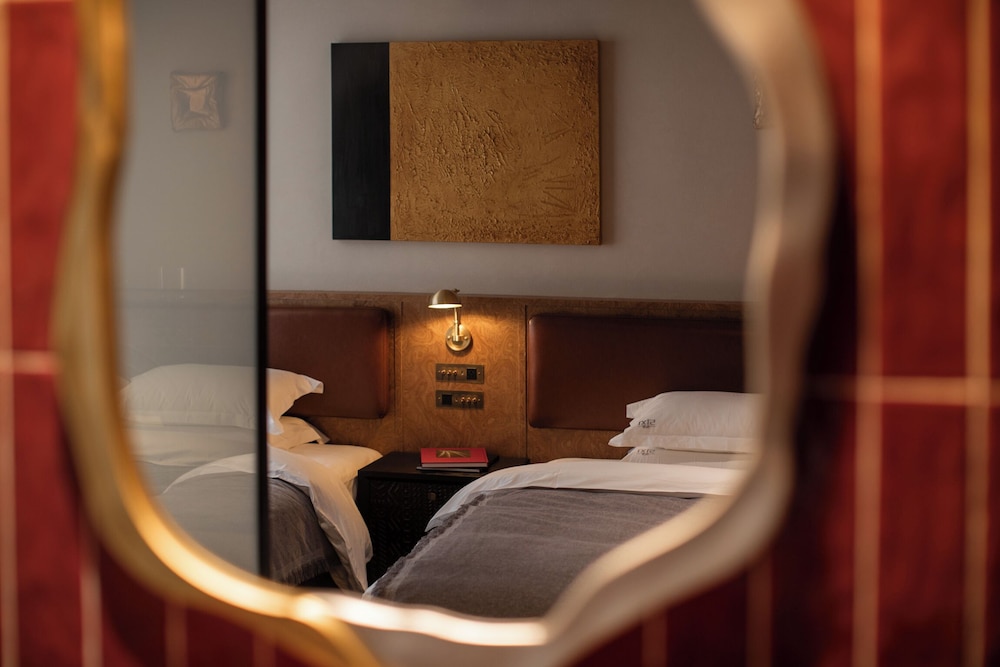 Deluxe Double or Twin Room, City View