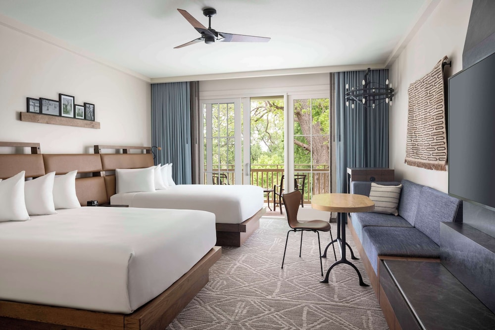 Room, 2 Queen Beds, Accessible, Bathtub photo 1