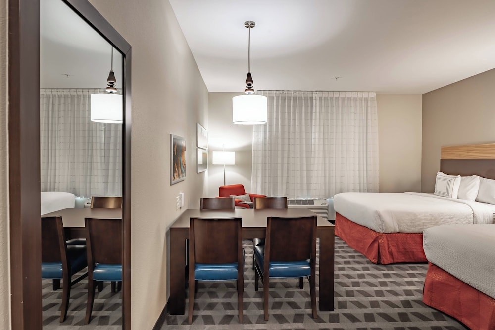 Studio, 2 Queen Beds (Mobility/Hearing Accessible, Tub) photo 2