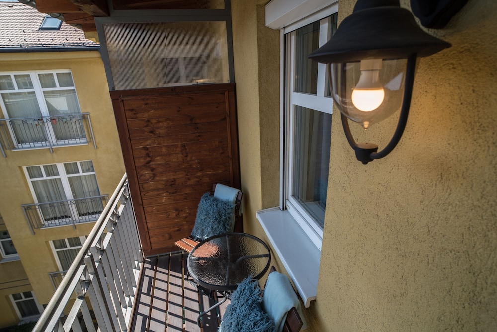 Quadruple Room with Air Conditioner - Photo 4