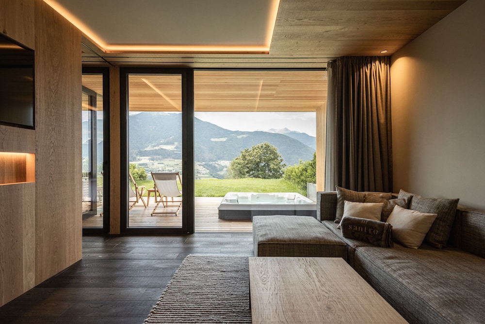 Luxury Suite