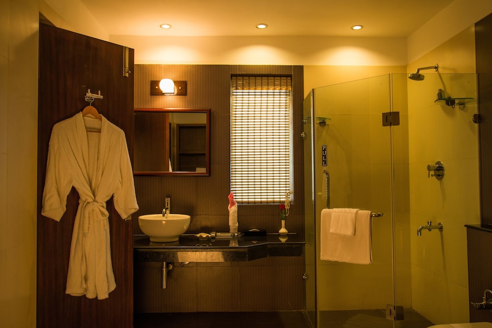 Suite - Photo 8