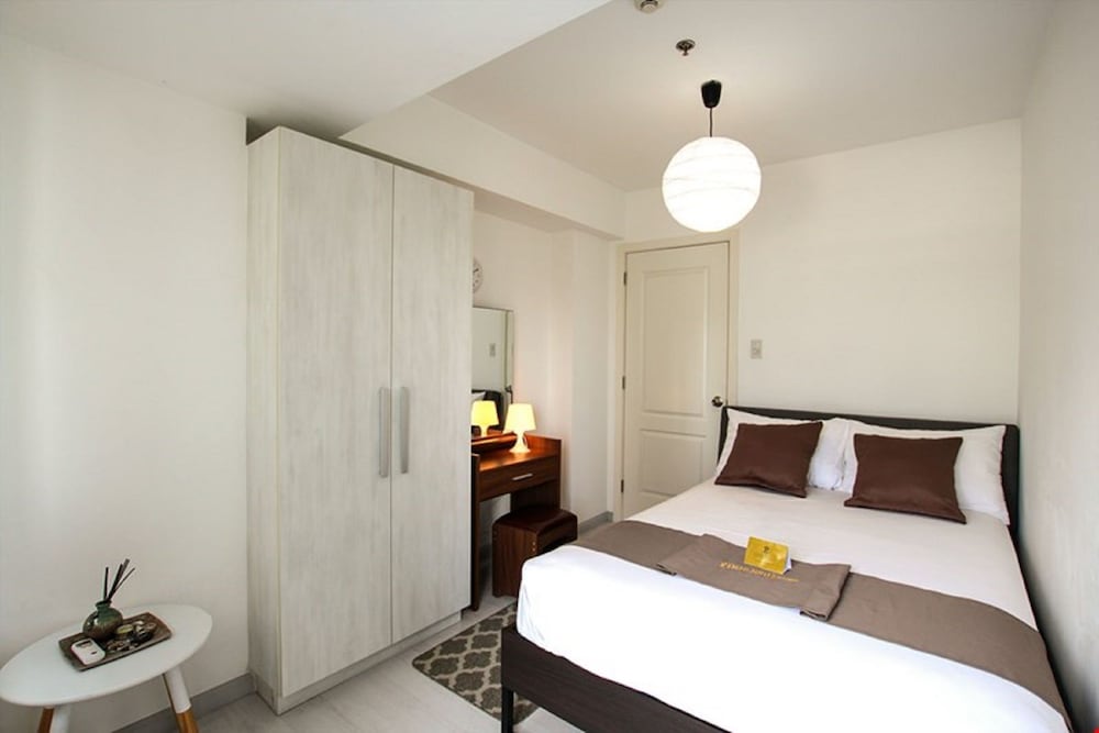 Deluxe Condo, 2 Bedrooms, Kitchen, Pool View photo 3