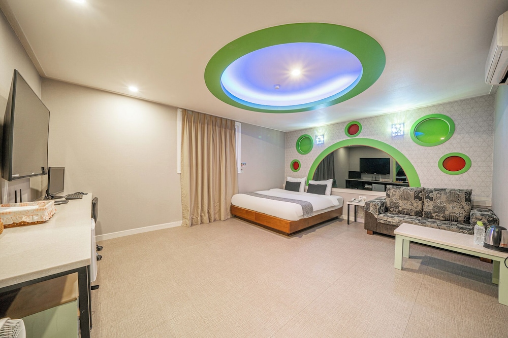 Premier Double Room, City View
