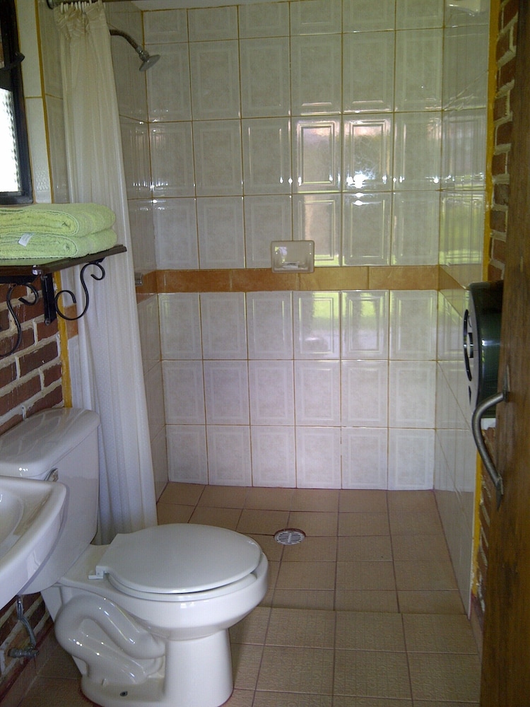 Traditional Cabin, 2 Double Beds photo 3