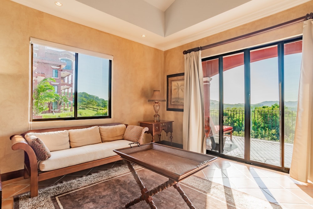 Bougainvillea 2306 - Luxury Apartment