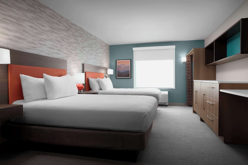 Suite, 1 King Bed, Accessible (Roll-In Shower) photo 1