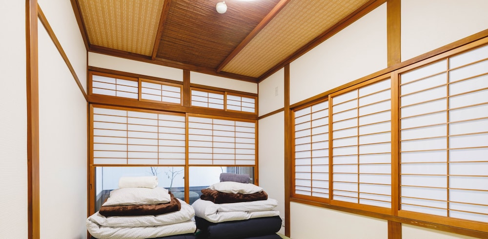 Japanese Style Triple Room, Non Smoking - No soundproof sliding door divided. Noise may be heard. - Photo 6