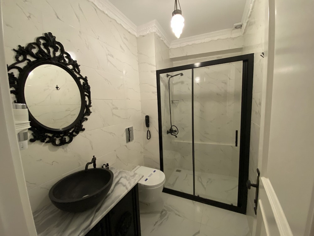 Standard Double Room - Photo 20