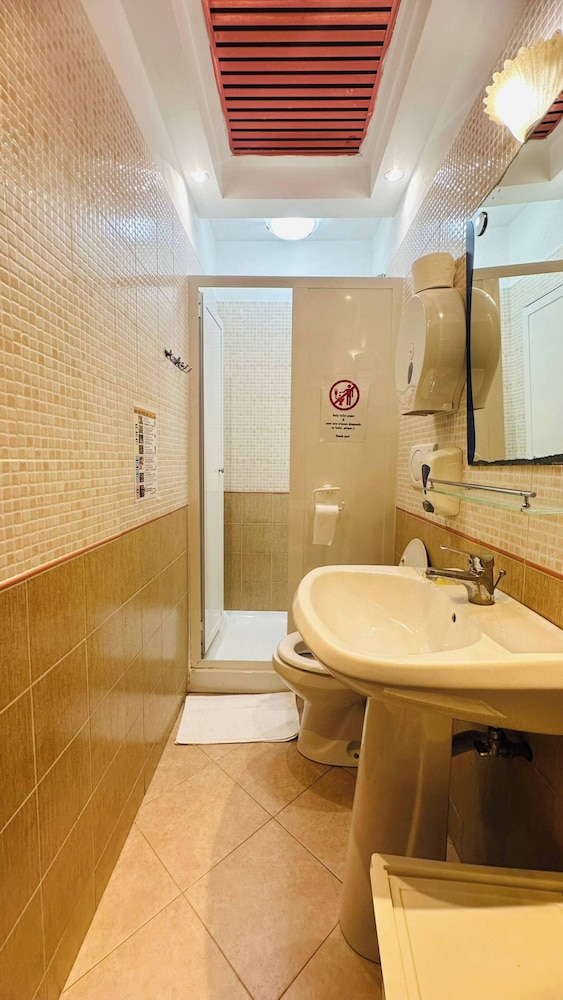 Deluxe Quadruple Room photo 2
