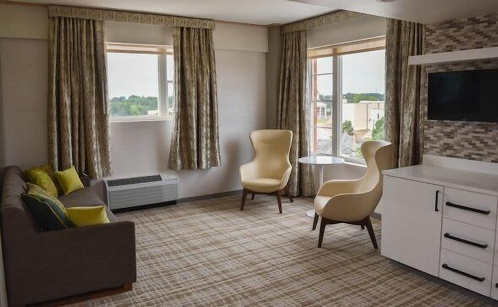 Hotel Executive Suite