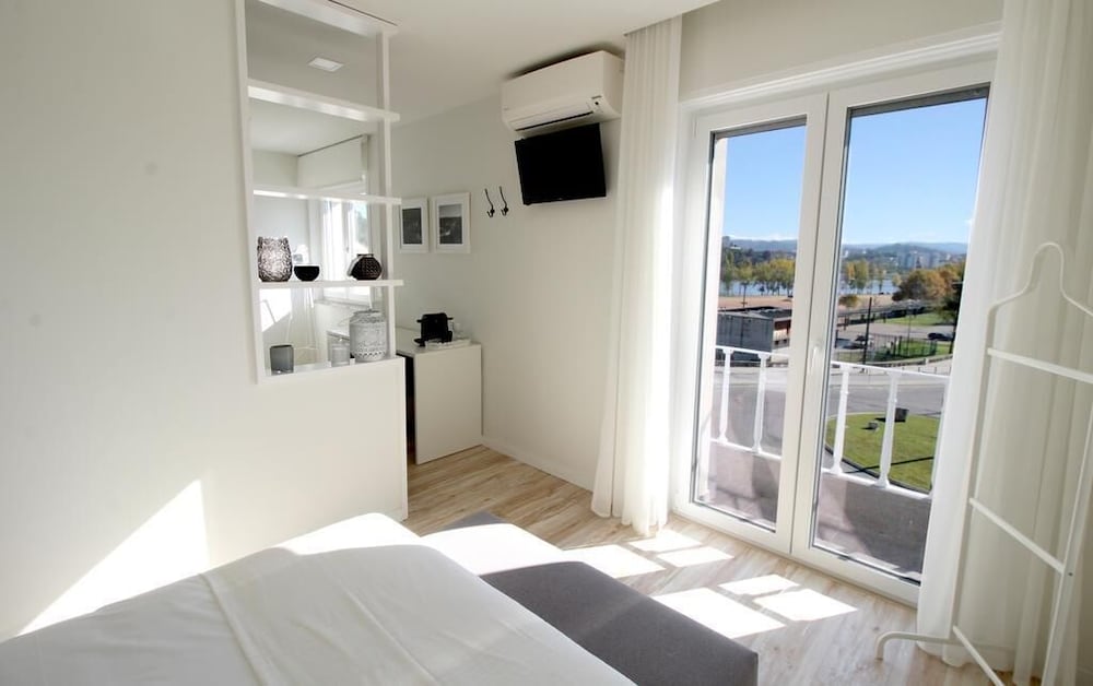 Deluxe Suite, 1 Double Bed with Sofa bed, Non Smoking, River View photo 3