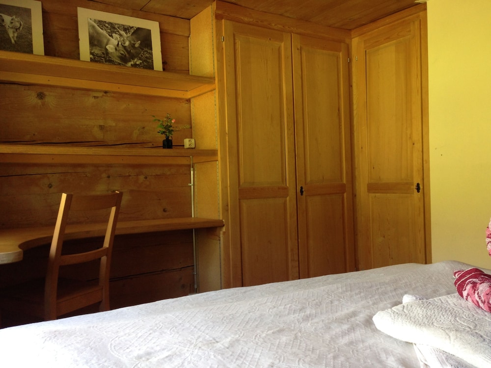 Economy Double Room, Private Bathroom photo 2
