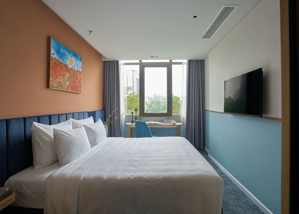 Junior Suite City View - King Bed photo 3