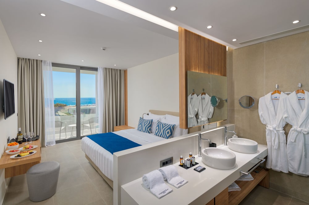 Suite, Sea View