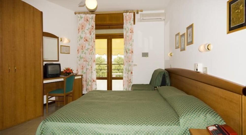 Apartment, 1 Bedroom, Annex Building photo 3