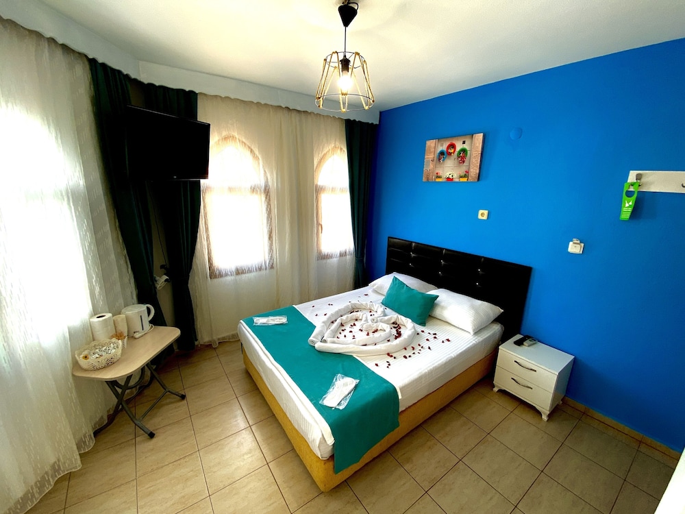 Traditional Triple Room, Sea View photo 2