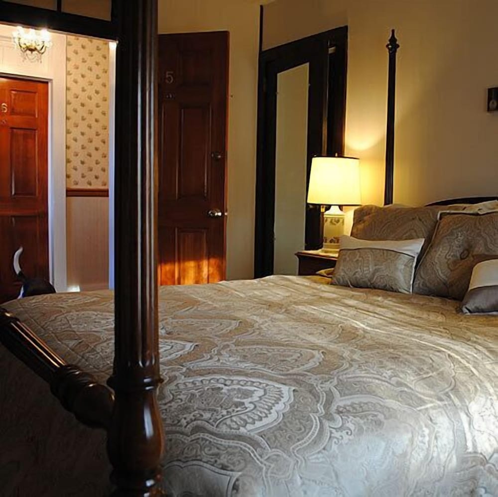 Basic Double or Twin Room, Accessible, Ground Floor photo 2
