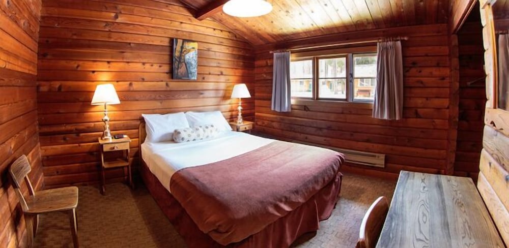 Junior Double Room, 1 Queen Bed With Sofa Bed, Kitchen photo 1