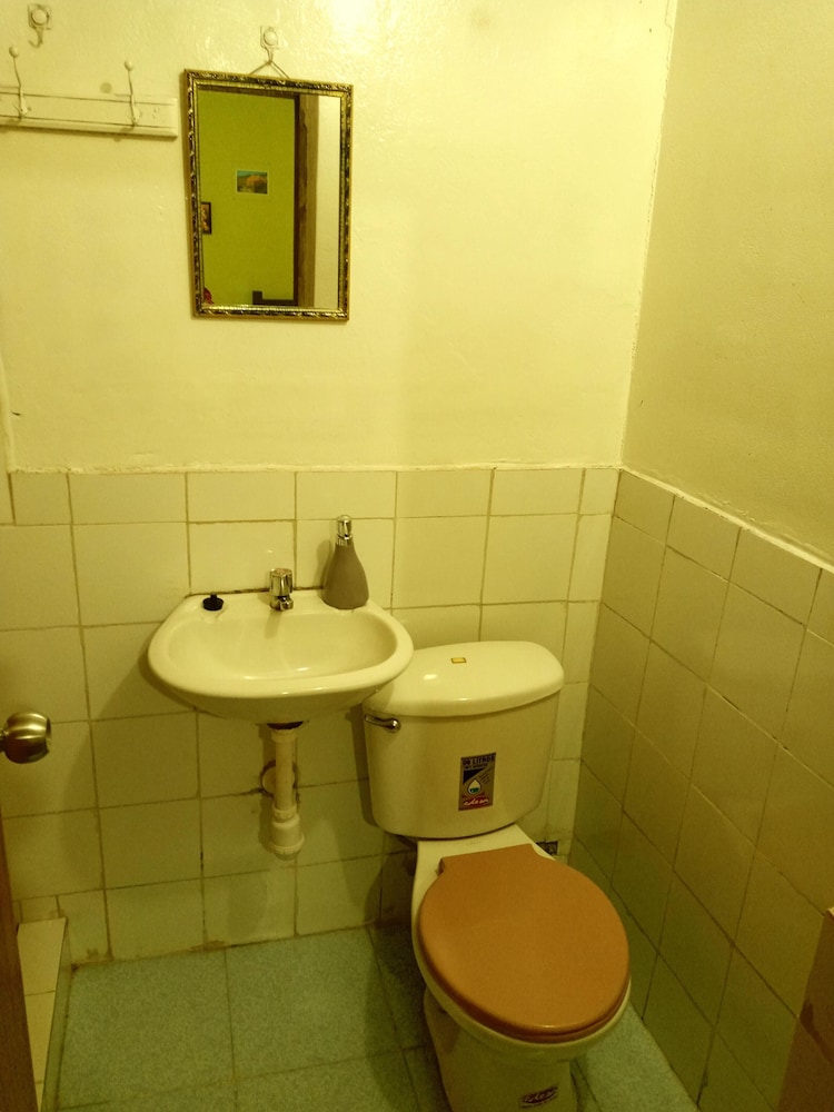 Standard Single Room, 1 Double Bed, Ensuite, Courtyard View photo 3