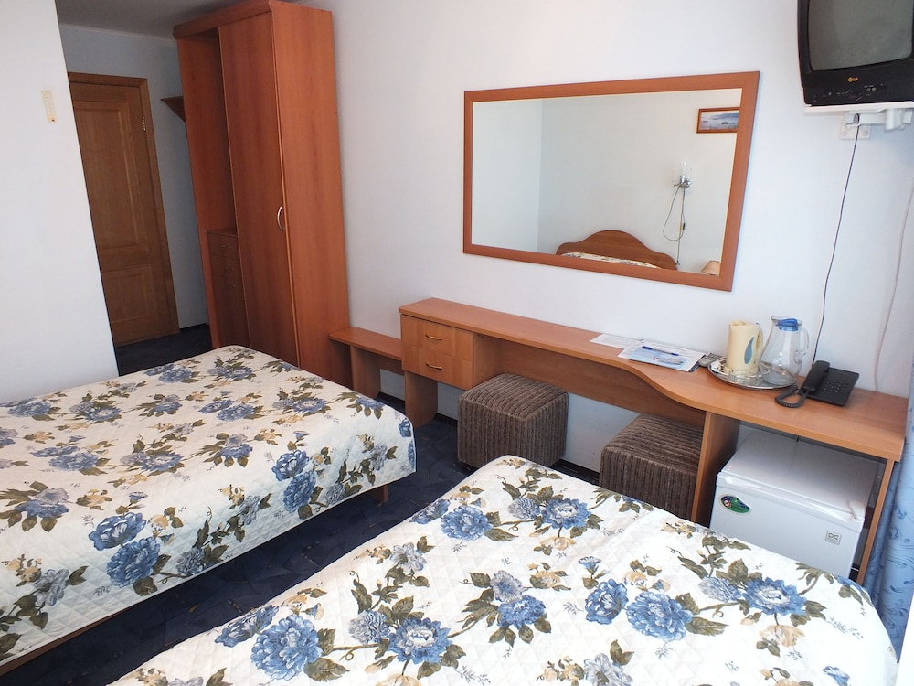 Standard Twin Room photo 2