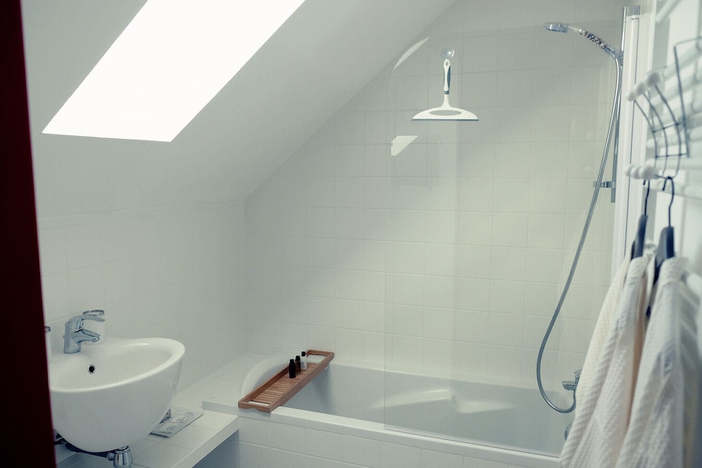 Premium Suite, Private Bathroom, Garden View - Photo 5