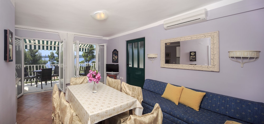 Apartment, 2 Bedrooms, Sea View photo 2