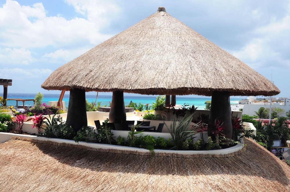 Deluxe Penthouse, 2 Bedrooms, Partial Ocean View - Photo 9