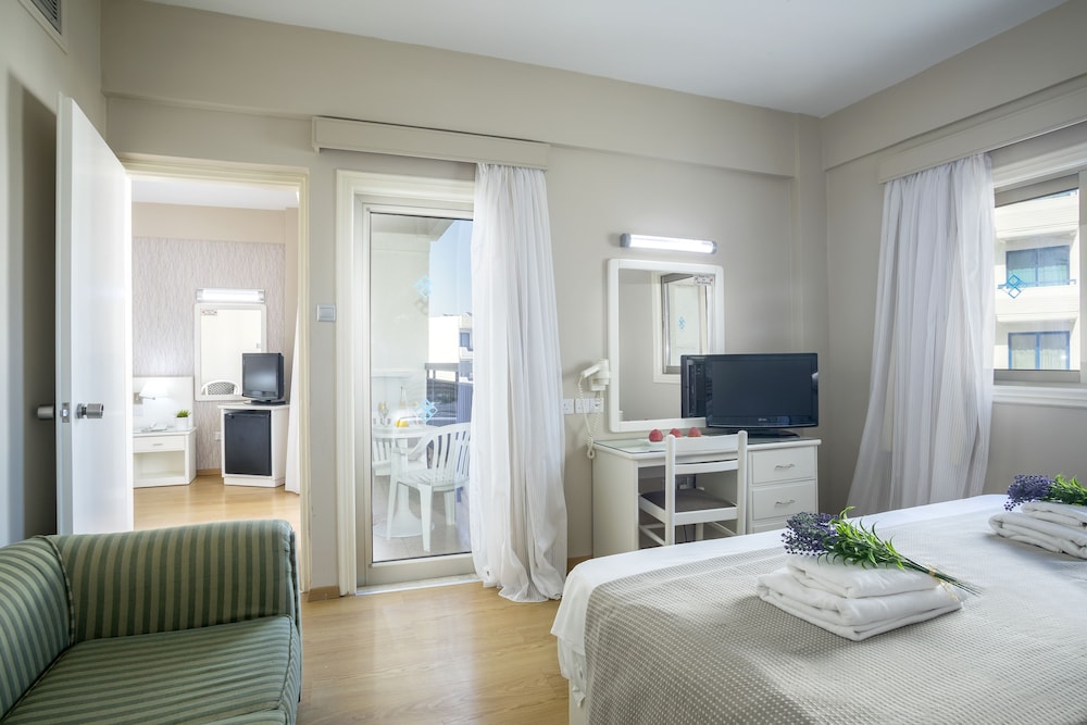 Family Duplex, 2 Bedrooms photo 3