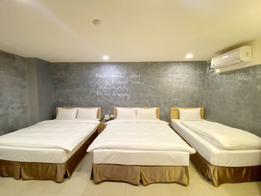 Economy Quadruple Room, 2 Double Beds, No Windows photo 1